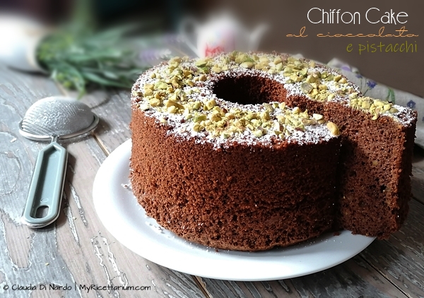 Chiffon Cake al cioccolato e pistacchi