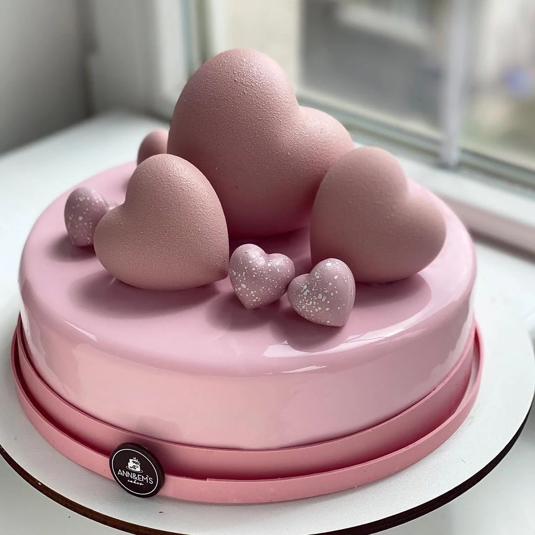 Anniversary cake design