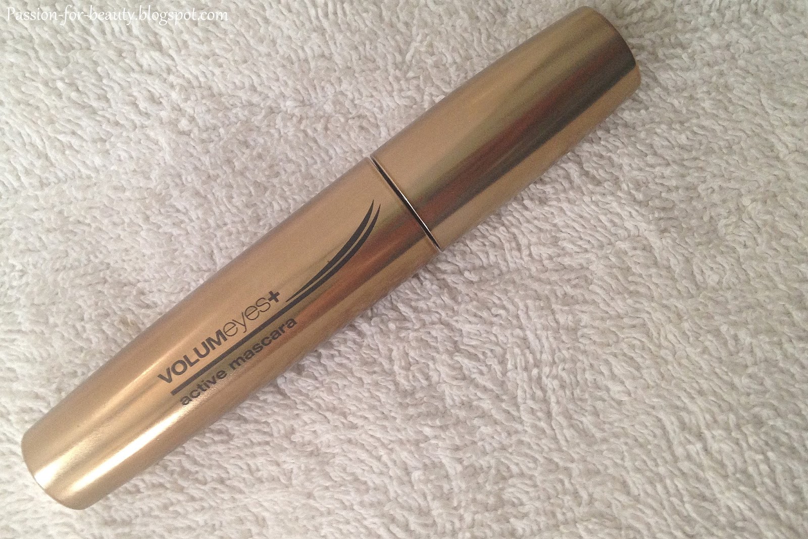 Because beauty is a passion Kiko Volume Eyes+ Active Mascara