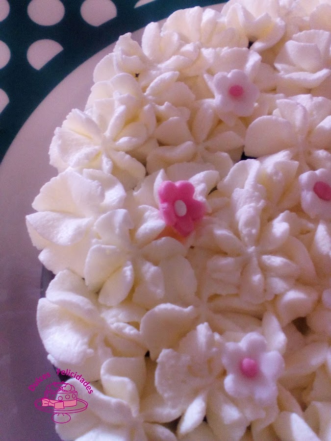 Tarta de chocolate y nata (crema de leche)