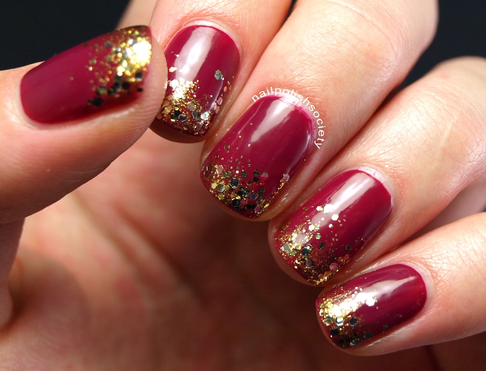 5. Sparkly Holiday Nails - wide 5