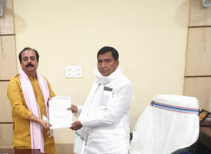 शमायल अहमद ने शिक्षा मंत्री से मिलकर, आरटीई की पिछले 4 सत्रों की लंबित राशि निर्गत करने की मांग की ।
