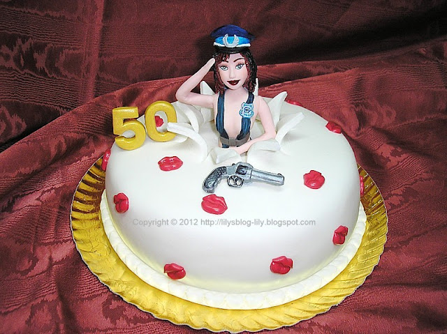 Tort surpriza-politista sexy/Cake sexy police woman