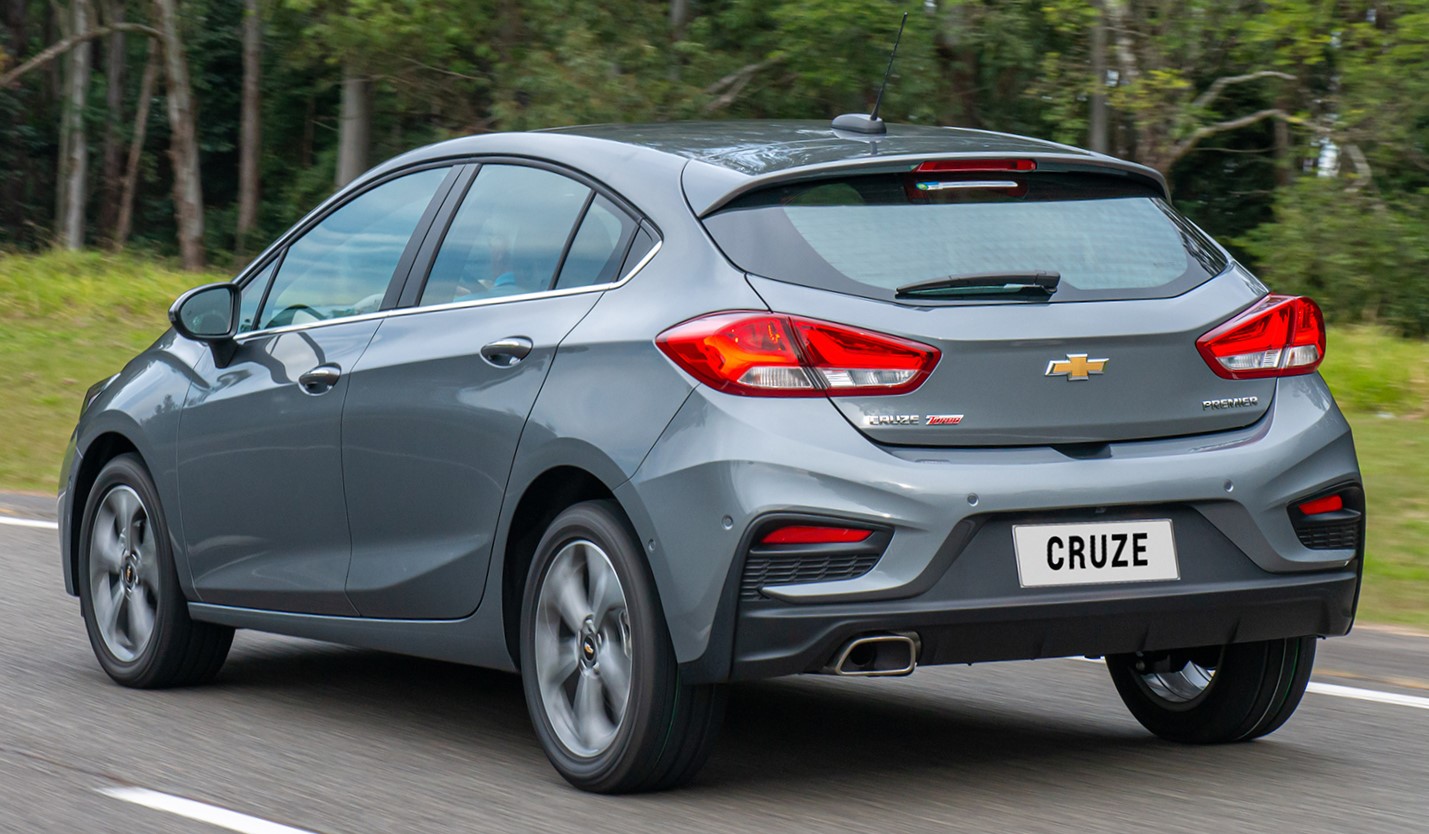 Chevrolet Cruze 2020 сзади