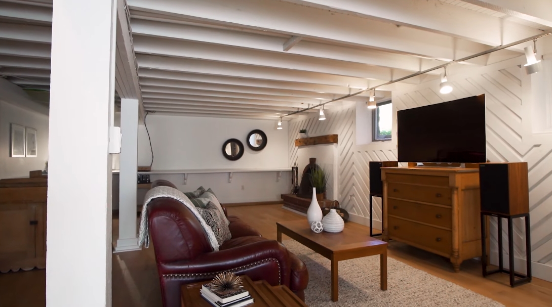 19 Photos vs. 9 Ridout St, Toronto Interior Design Home Tour