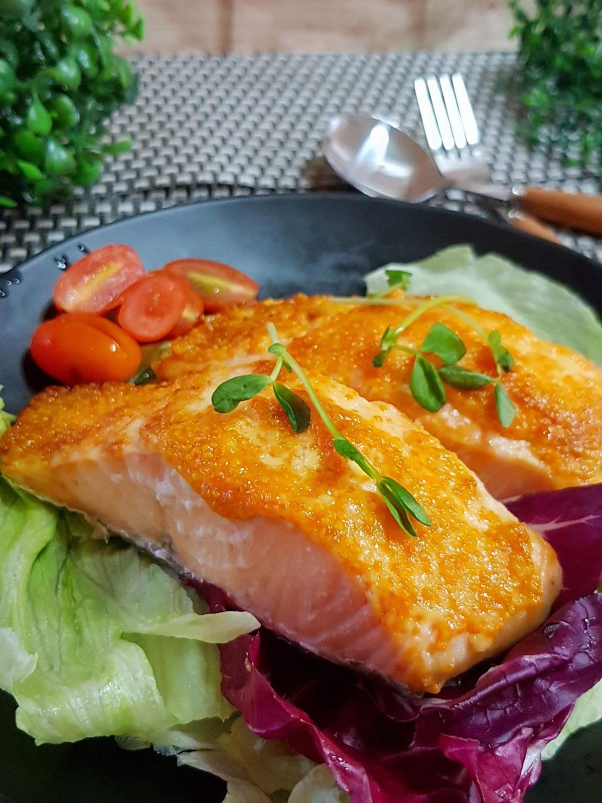 Jeannie62 Kitchen BAKED SALMON WITH MAYO TOBIKO