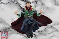 S.H. Figuarts Doctor Strange (Battle On Titan Edition) 52