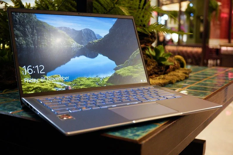 Desain Asus ZenBook UM431DA