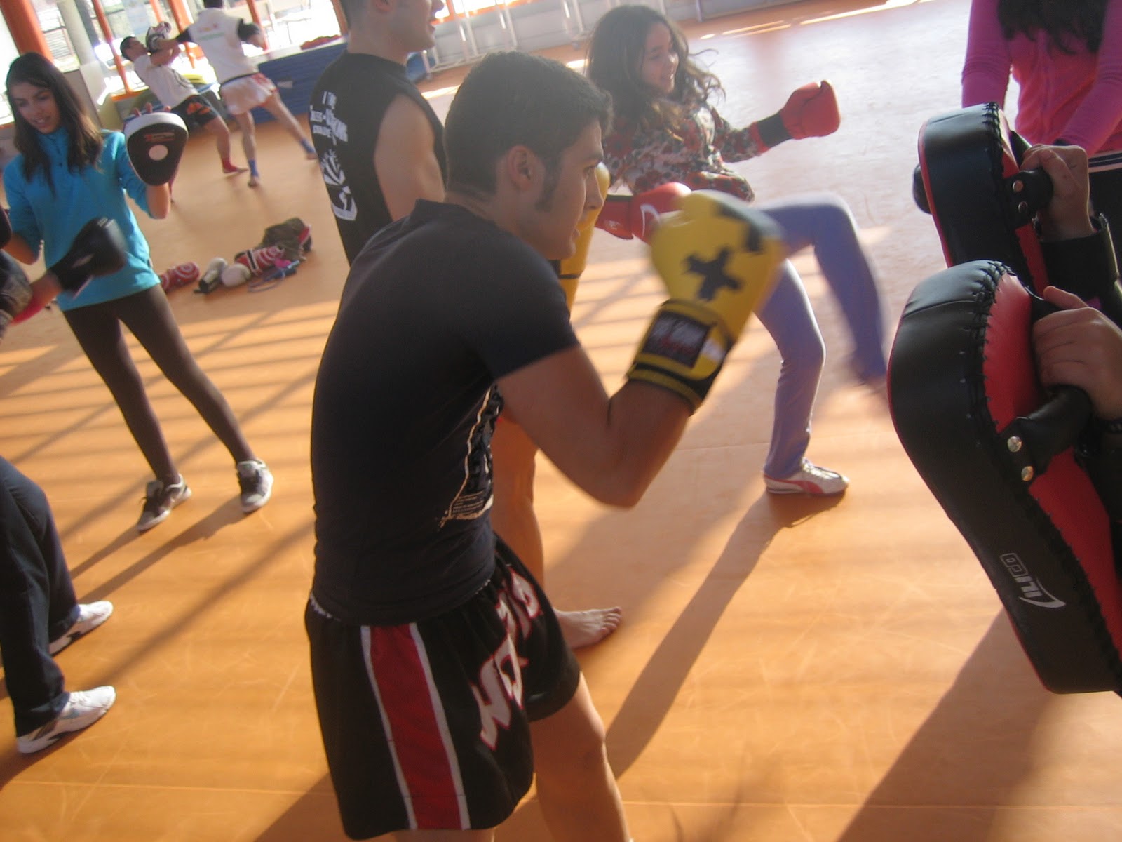 E.F. IES QUINTANA DE LA SERENA. DESCUBRIENDO EL KICKBOXING