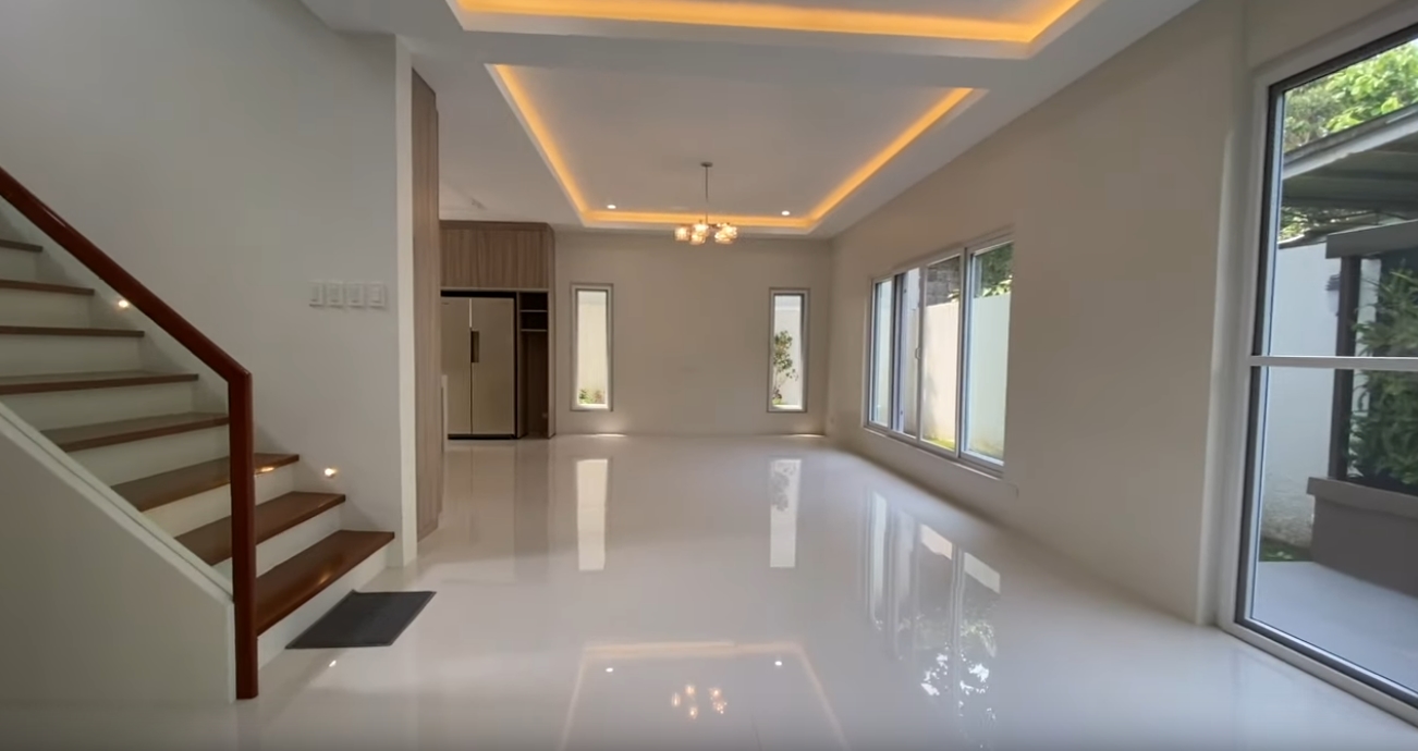 9 Photos vs. Alluring Crisp House In Quezon City Interior Design Tour