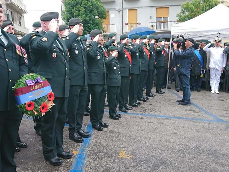 Cerimonia toccante, inaugurata Piazza degli Eroi Canadesi. VIDEO