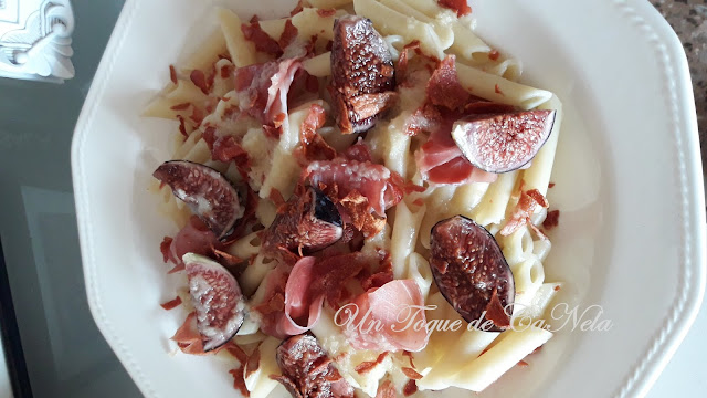 Macarrones Con Higos Frescos Y Jamón
