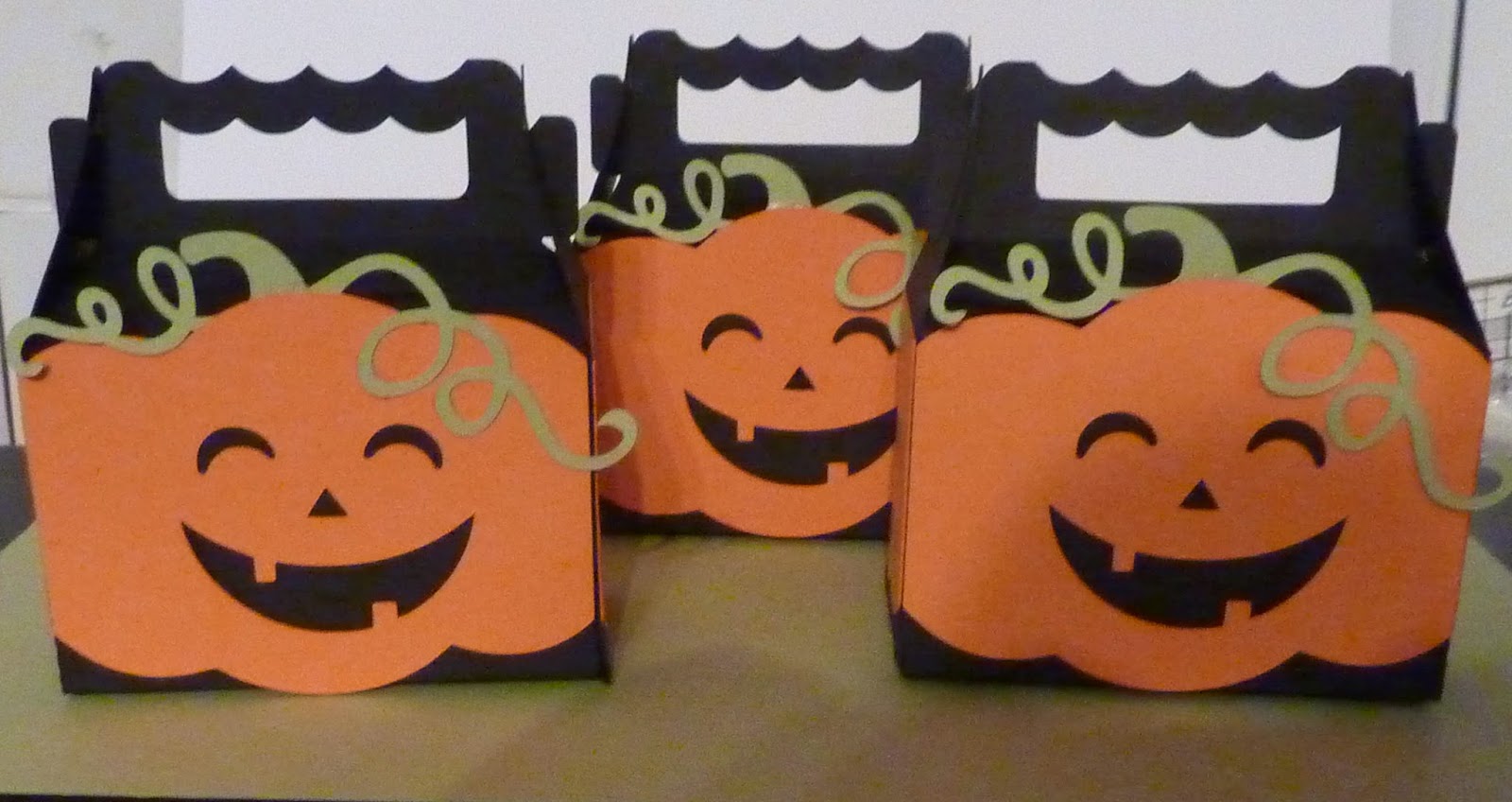 Lindy Lou's Meeting Place Cameo Halloween Boxes