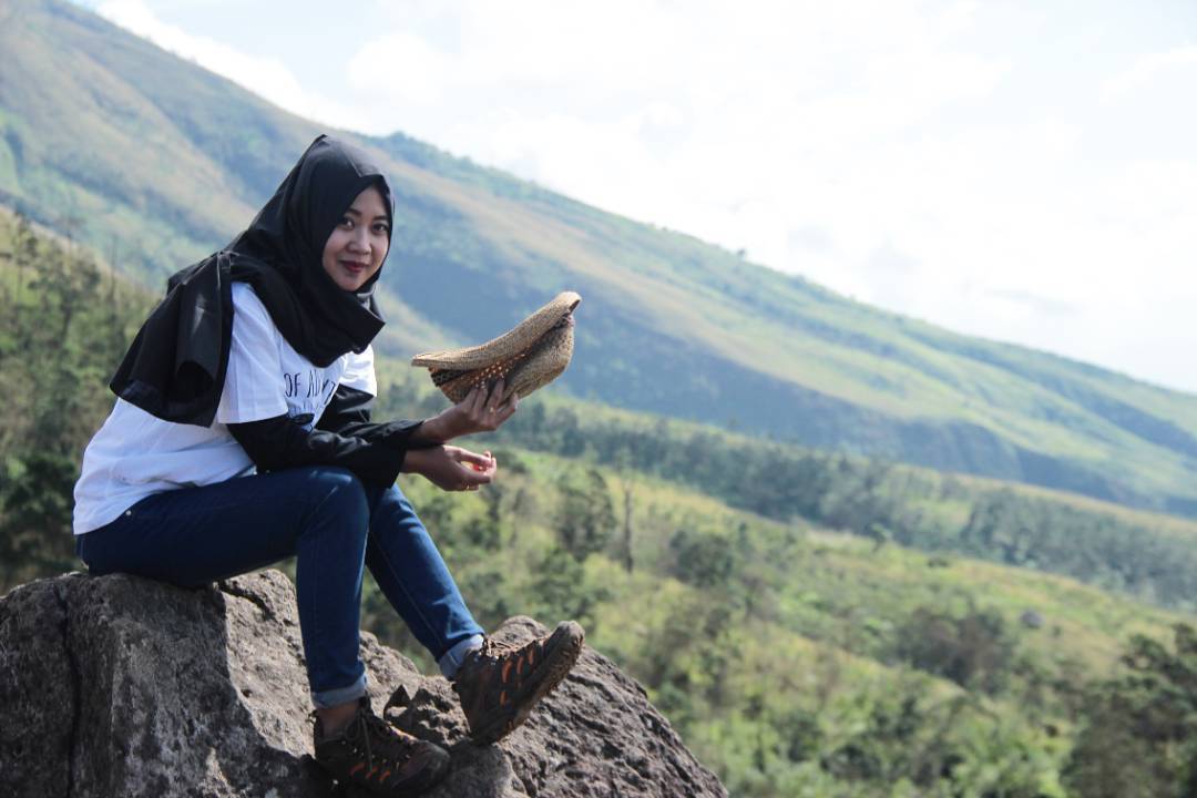 Nurul Fitriya, Pendaki Cantik nan Tangguh Penakluk Puluhan