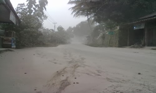 abu vulkanik di jloko abu vulkanik di jloko sangat pekat