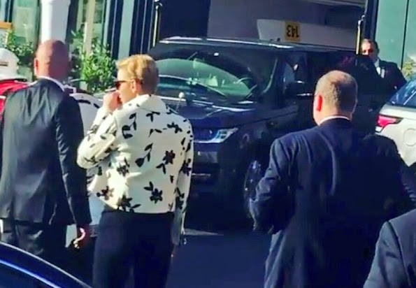 Prince Albert, Princess Charlene, there are pink and blue balls, they celebrated the birthday of Prince Jacques and Princess Gabriella