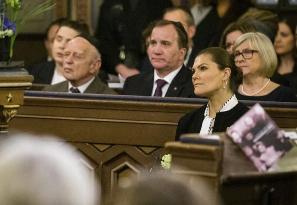 Commemorative ceremony at The Great Synagogue of Stockholm. 