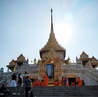 wat traimit image, golden buddha temple image