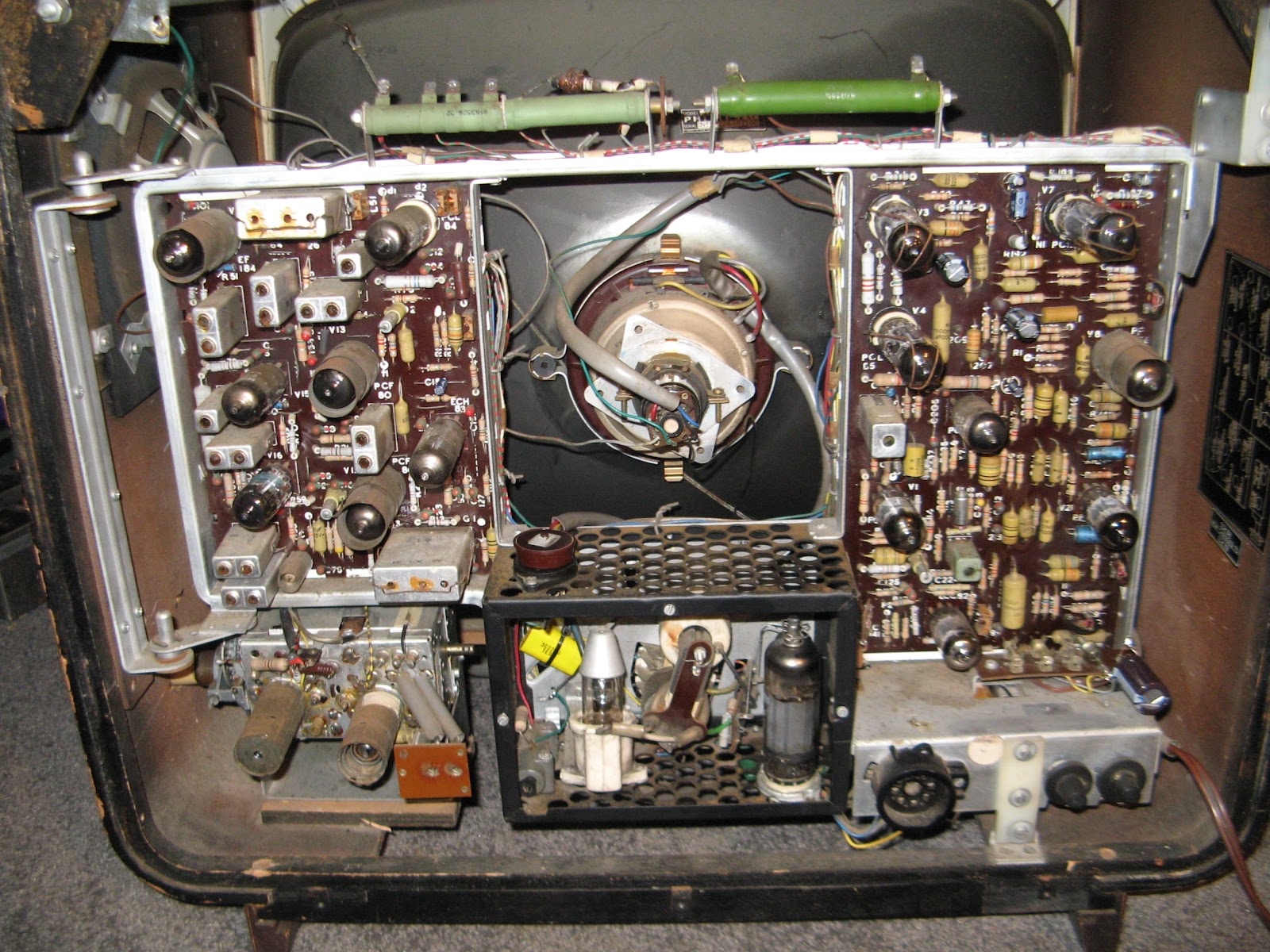 NZ Vintage Television Philips 23TZ323A 23" TV