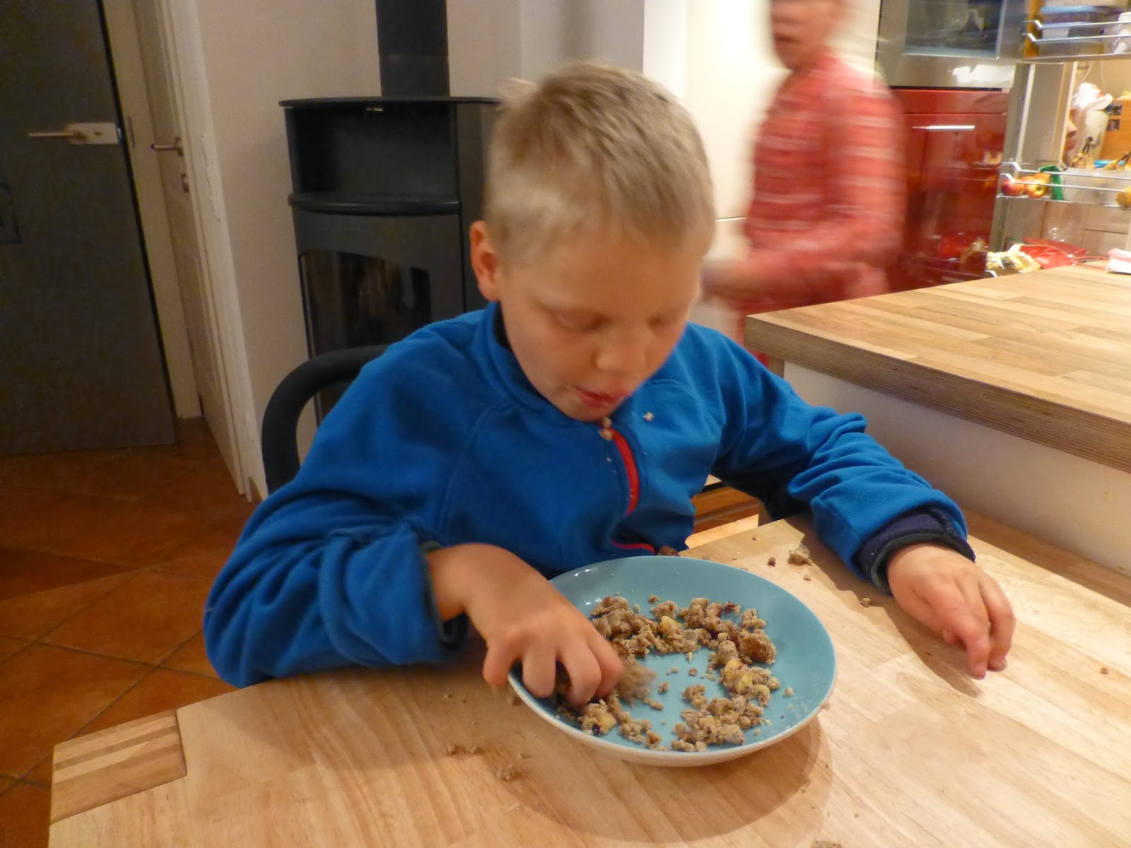 Jakob Heute einmal mit den Händen essen