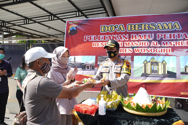 Doa Bersama dan Potong Tumpeng Warnai Peletakan Batu Pertama Renovasi Masjid Polres Wonogiri