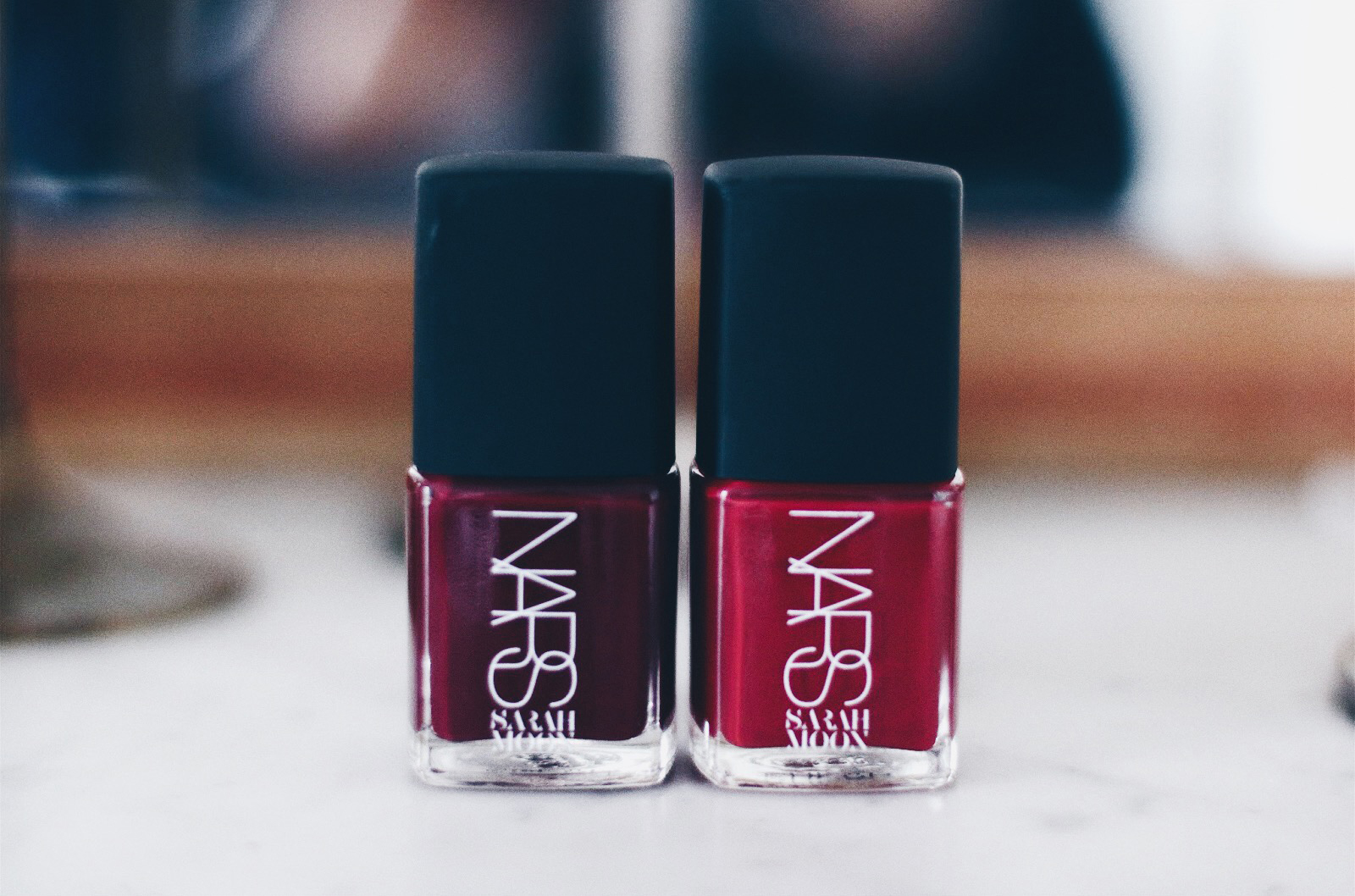 nars sarah moon vernis à ongles La dame en noir et never tamed avis test swatches