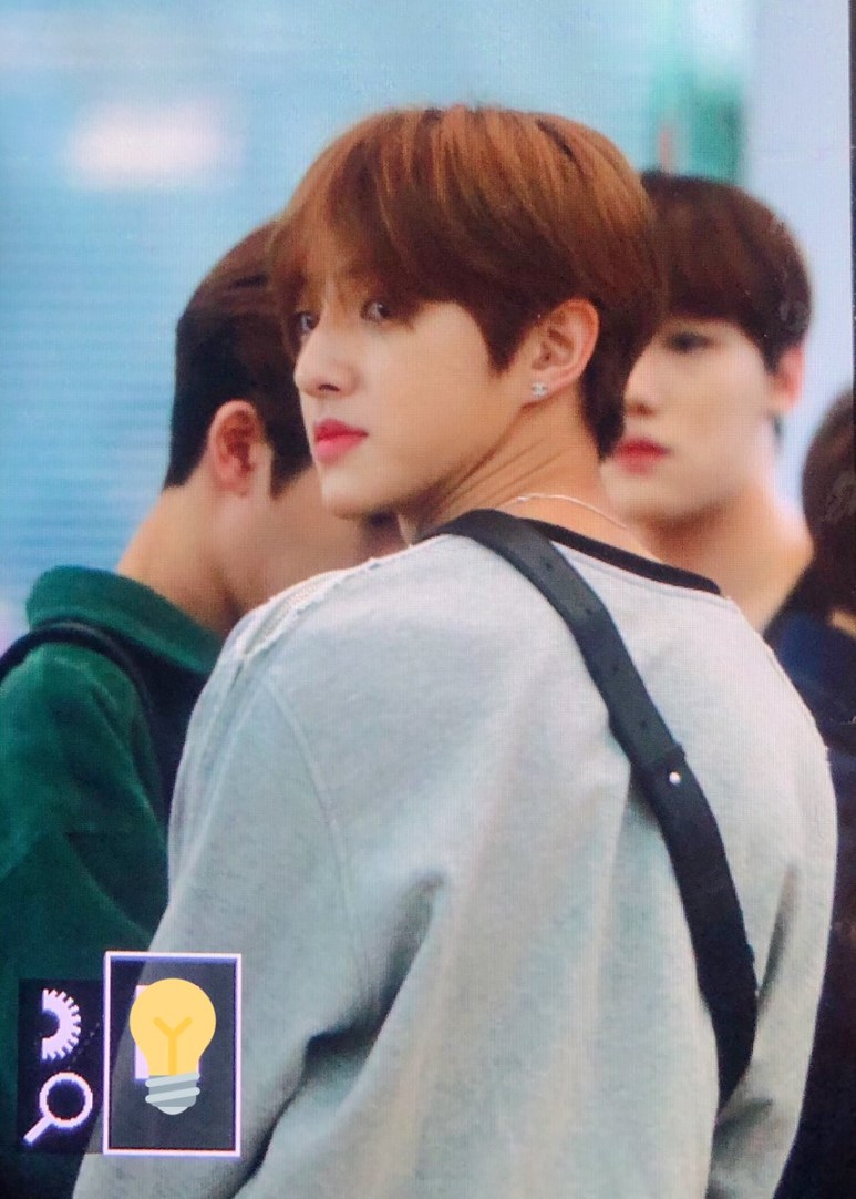 오늘자 남돌 케이콘 출국이미지.jpg | 인스티즈