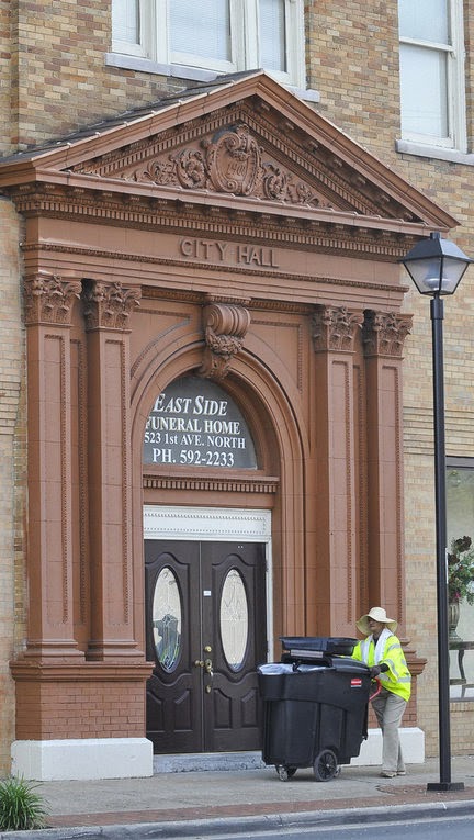An image of entrance of City Hall