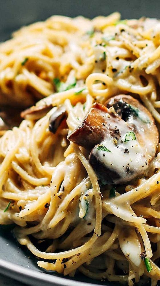 Creamy Garlic Herb Mushroom Spaghetti Easy Soup Recipes Crockpot Chicken