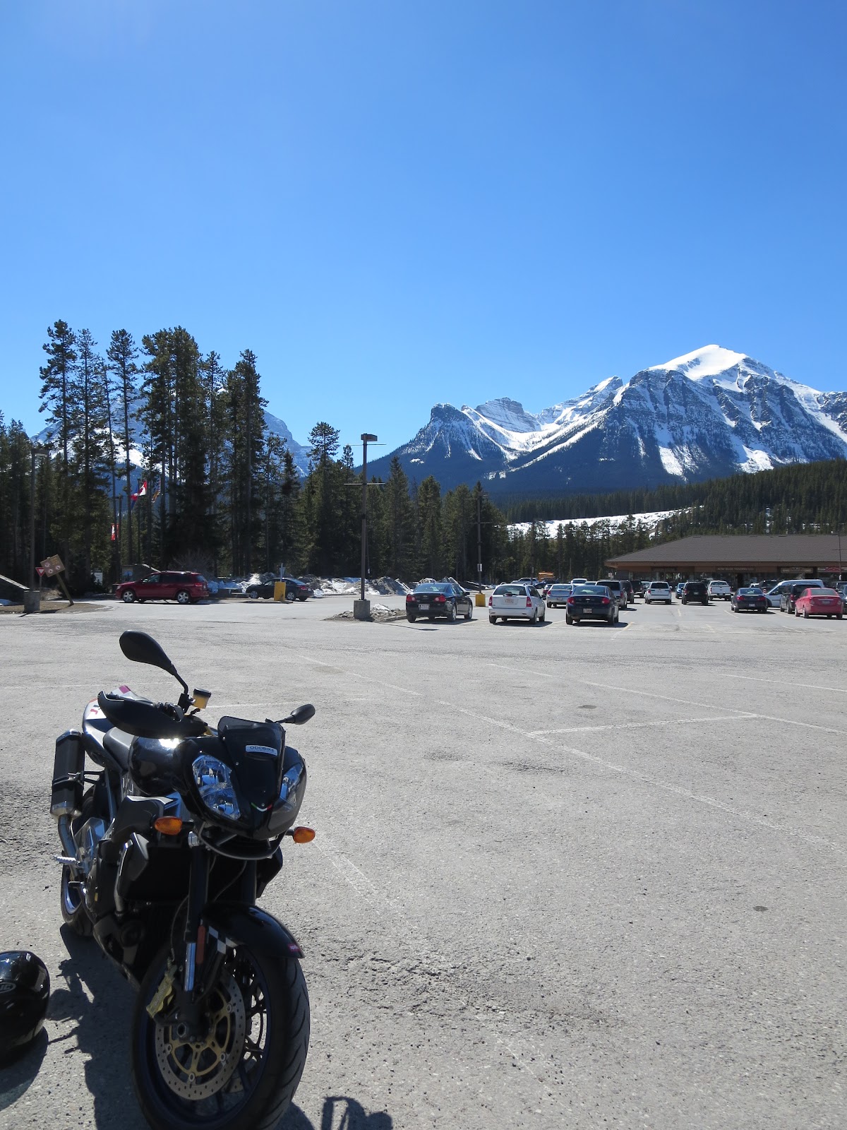 Aprilia Tuono Lake Louise