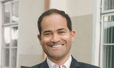 Josemaría (Chema) Camean, Directeur du Gymnase du Collège de la Vieille Ville, Tallin, Estonie, Expert européen en formation des jeunes explique les dommages des réseaux et Internet, comment utiliser Internet dans les collèges, familles unies pour des adolescents sains, Madurez psicológica y espiritual