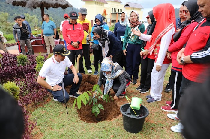 Kunjungi Kebun Raya Liwa, Nunik Ajak Masyarakat Lampung Nikmati Indahnya Bunga Magnolia