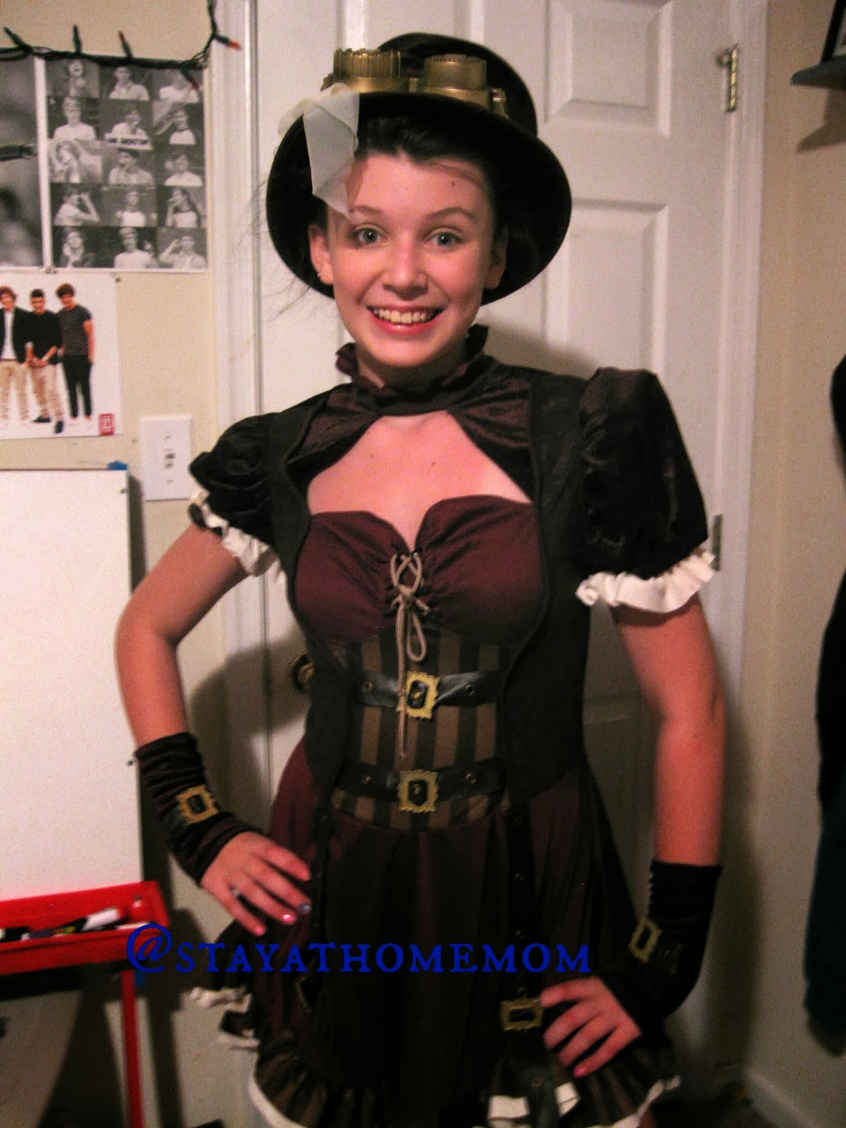 18+ Stay At Home Mom Halloween Costume