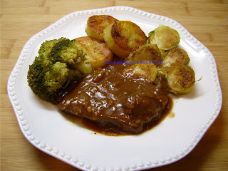 Marinierte Rindfleischscheiben Rosenblüten Balsam Essig Rosen Delikat Essen 