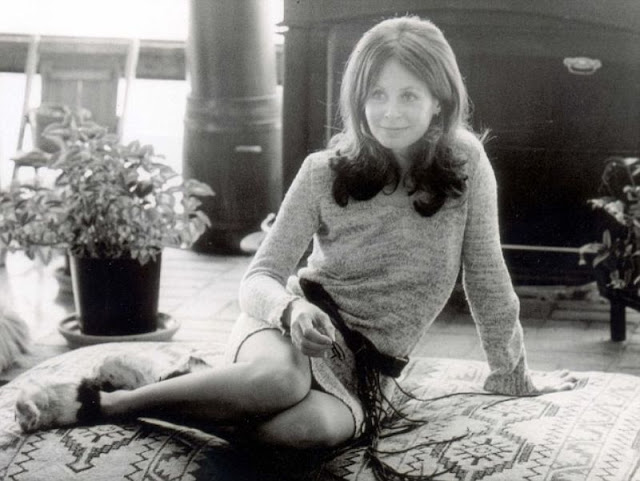 Beautiful Photos of English Actress Sarah Miles in the 1960s and ’70s ...
