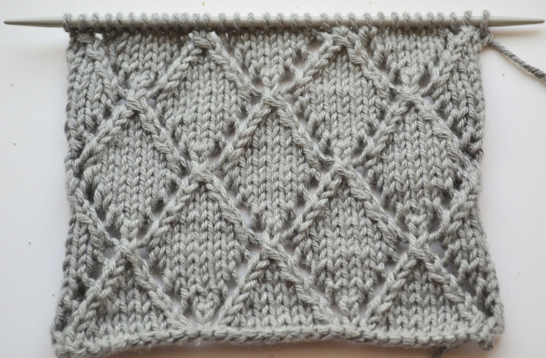 Knitting Novice The Weekly Swatch Diamond Trellis and Garter Triangle