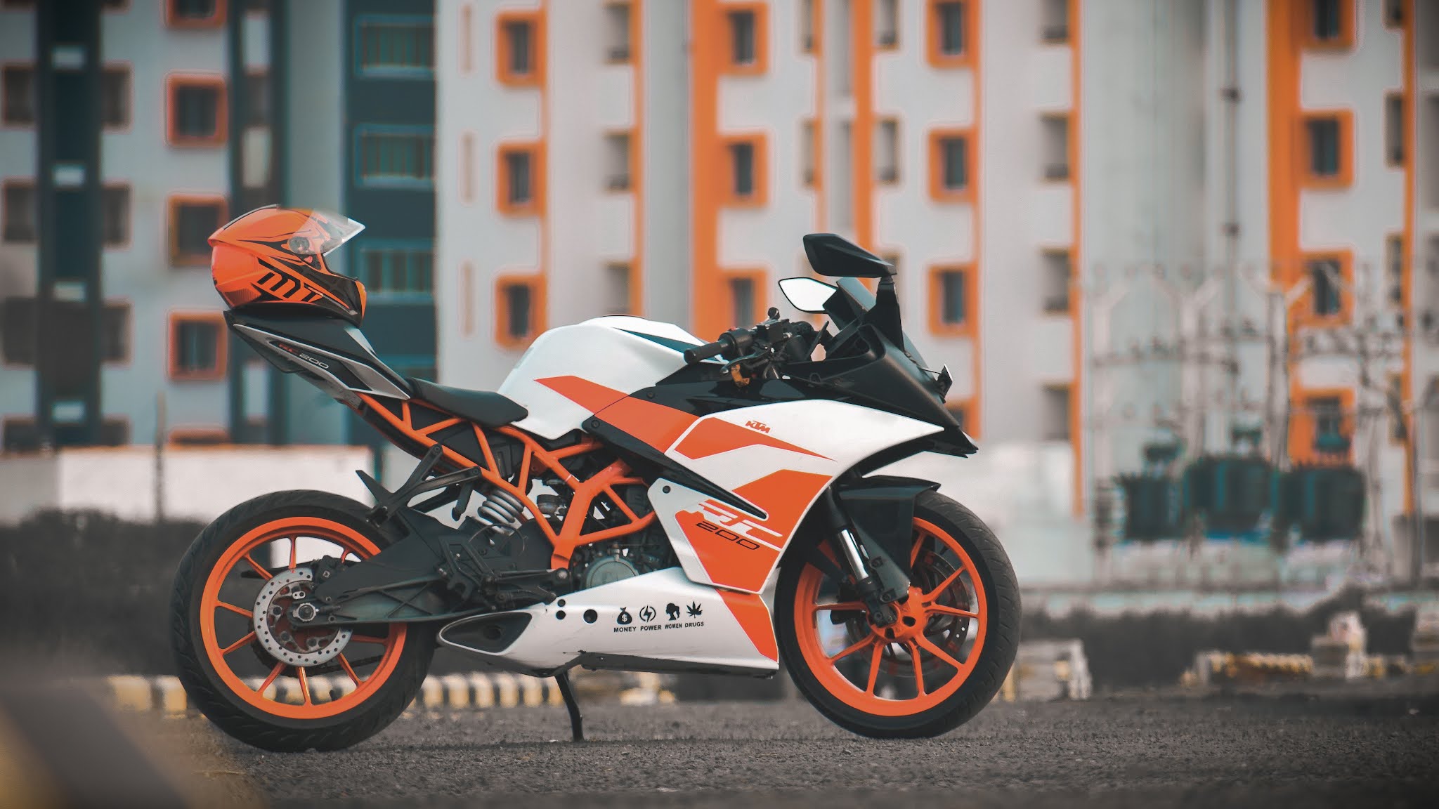 KTM RC 200 Price, Mileage, Specifications, Colors, Top Speed and Servicing Schedule