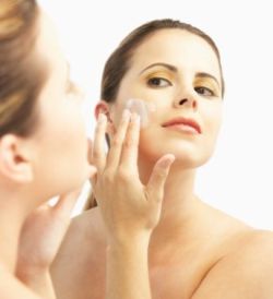 Tips Mengatasi Kulit Wajah Berminyak dengan Cara ...