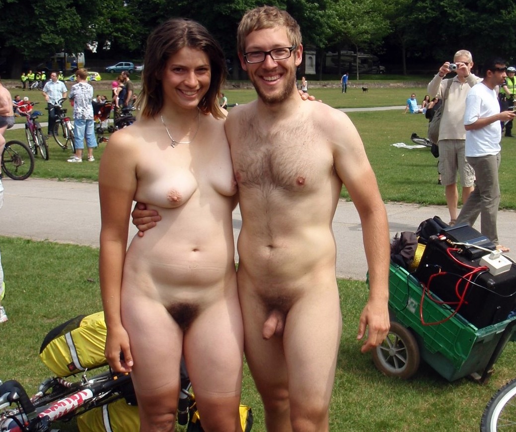 naked amateur couple beach