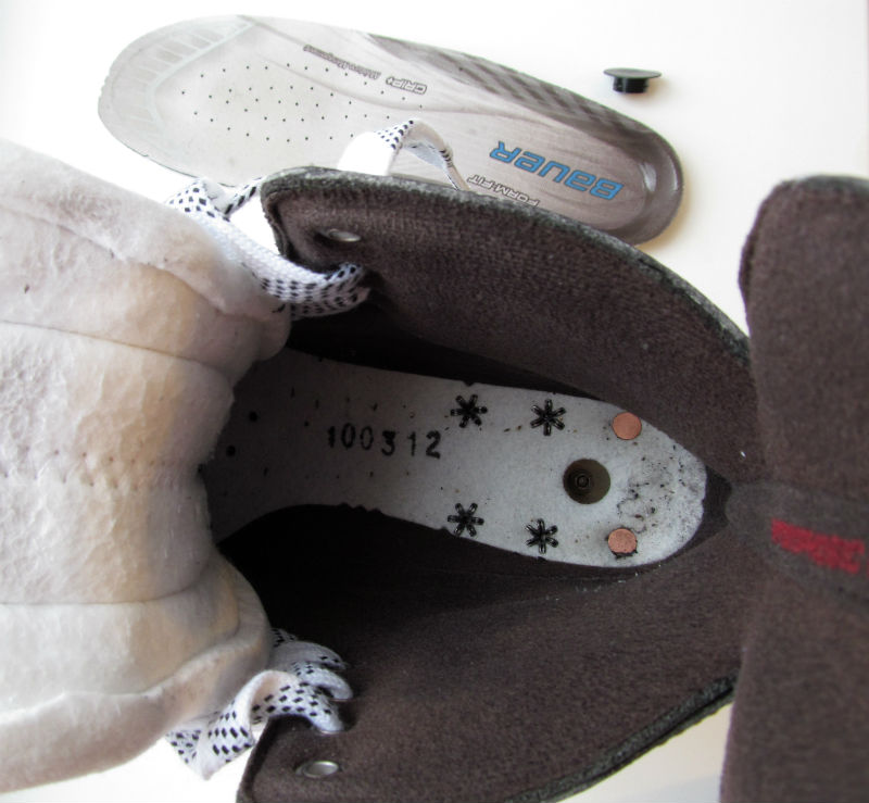 бауэр x 70 коньки лезвие. коньки граф 505 лезвия туук. лезвия для коньков bauer vapor. рама с лезвием для роликовых коньков micro cnc ice blades. коньки бауэр 3 s золотой лезвием.