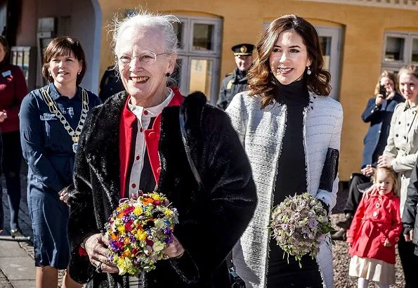 Crown Princess Mary wore Chanel white and black patterned wool tweed coat and Gianvito Rossi black shoes, carried Carlend Copenhagen Vanessa clutch