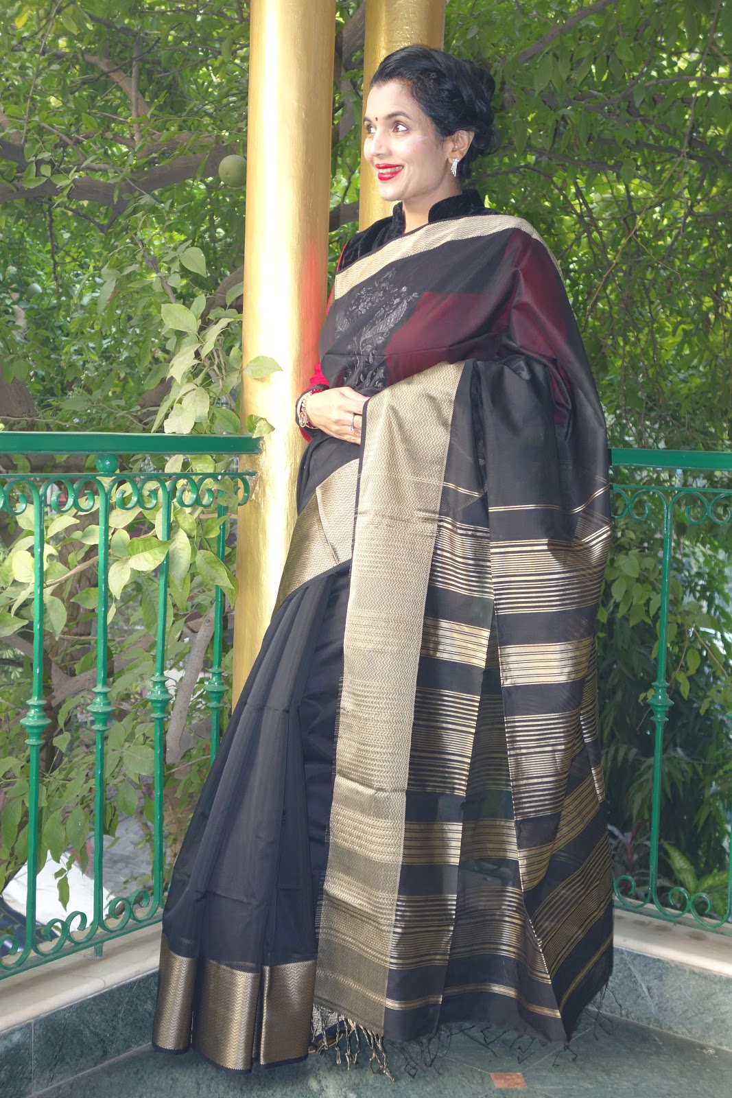 black maheshwari saree