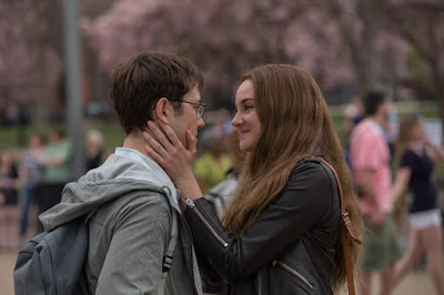 Joseph Gordon-Levitt and Shailene Woodley in Snowden