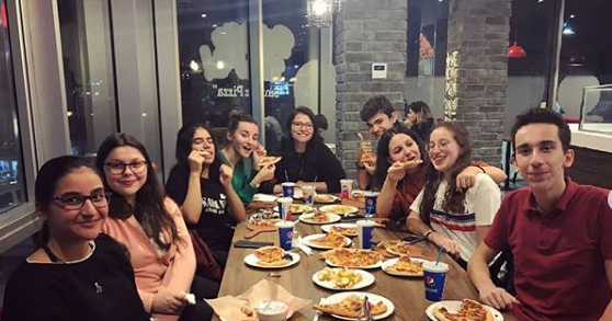 Çengelköy Fen Bilimleri VIP Kurs Merkezi Öğrencilerimizle Pizza!