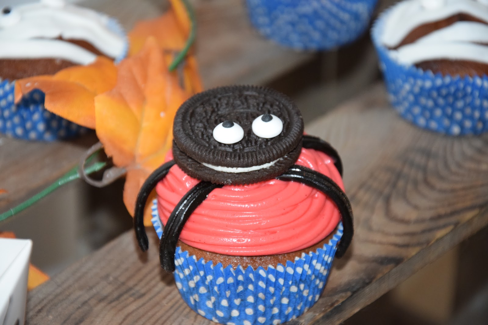 Familie und mehr : Halloween: Spinnen und Mumien Muffins backen