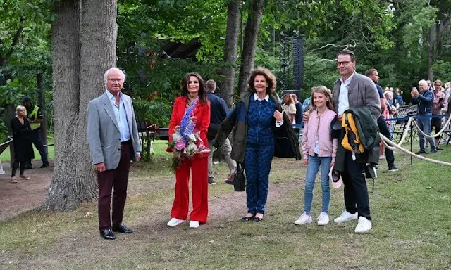 King Carl Gustaf, Queen Silvia, Prince Daniel, Princess Estelle and Lena Philipsson