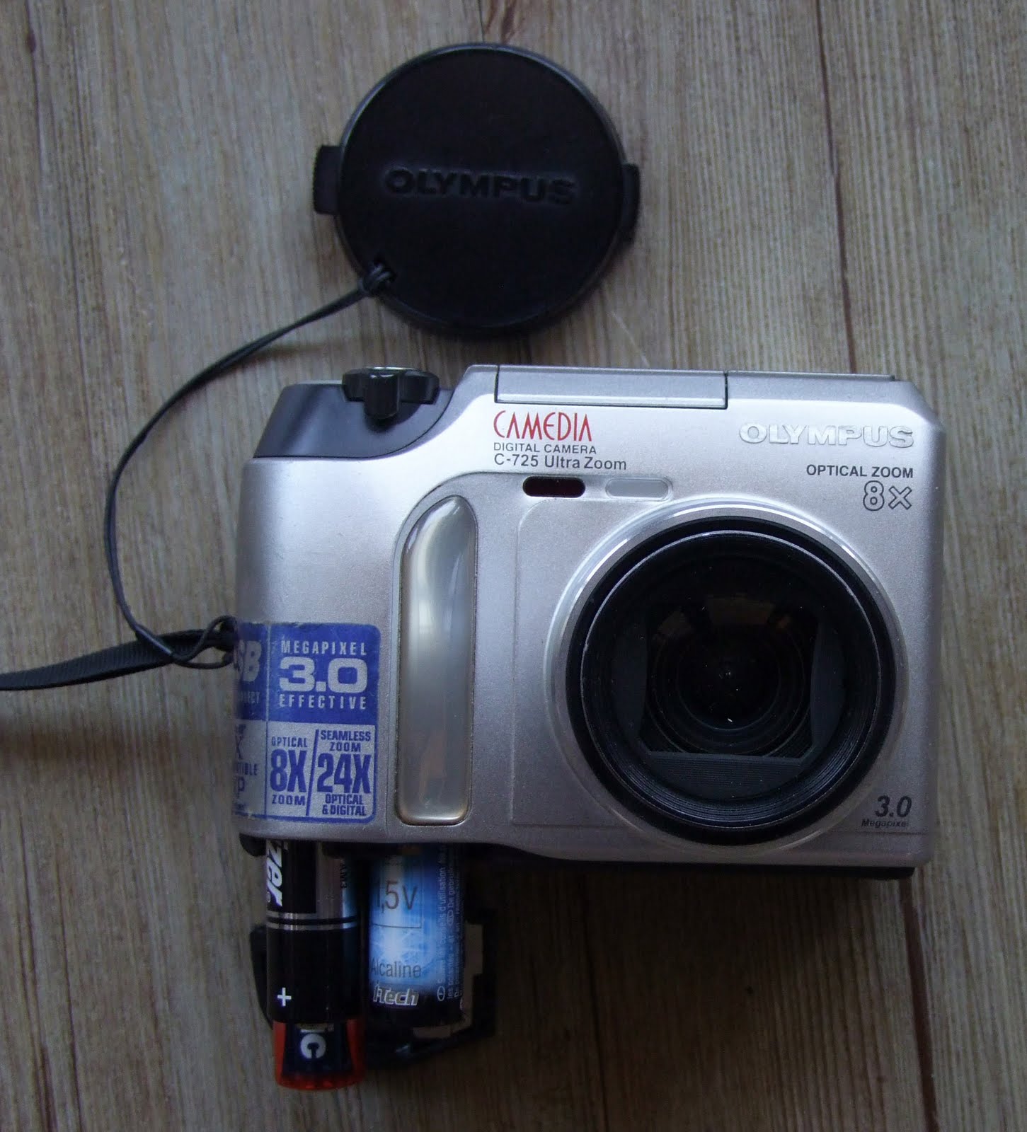 le fouretout photo Olympus Camedia C725 Ultra Zoom