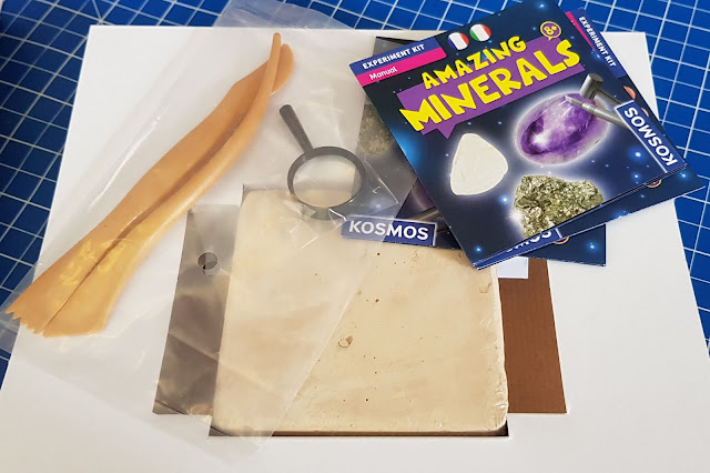Thames And Kosmos Amazing minerals STEM kit box contents