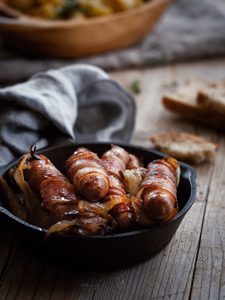 Pigs in a blanket { Salchichas envueltas en bacon } Cocido de Sopa