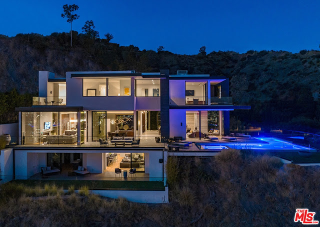10,000 Square Foot Contemporary-Style Hilltop Mansion In Los Angeles ...